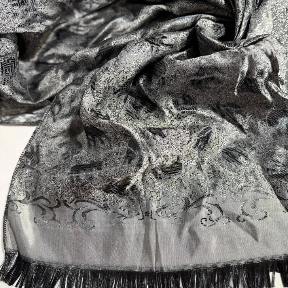 Elegant Elephant Patterned silk Scarf
